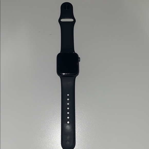 APPLE WATCH SERIES 4. 40mm GREAT CONDITION.